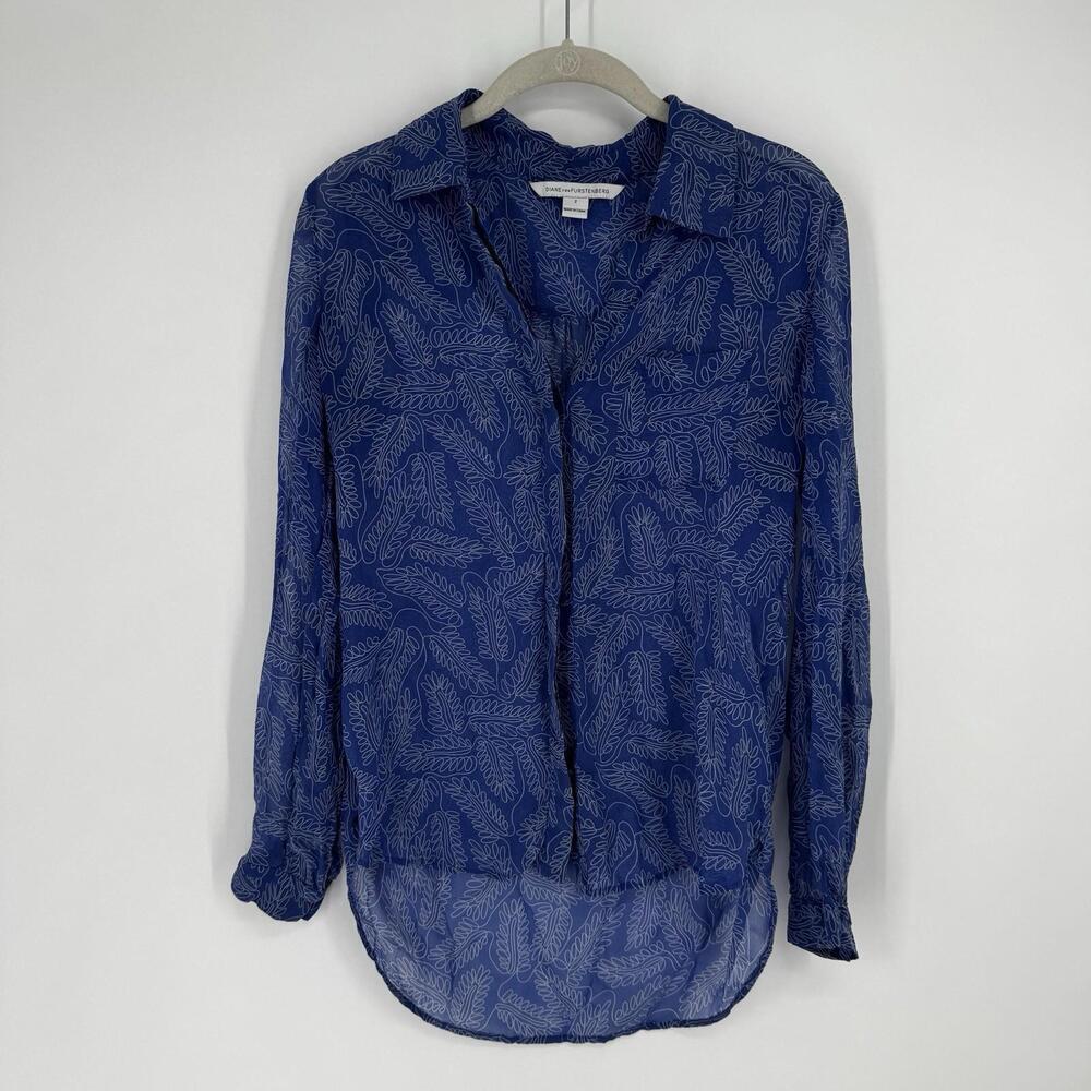 Diane Von Furstenburg top womens 2 blue silk button up office workwear career